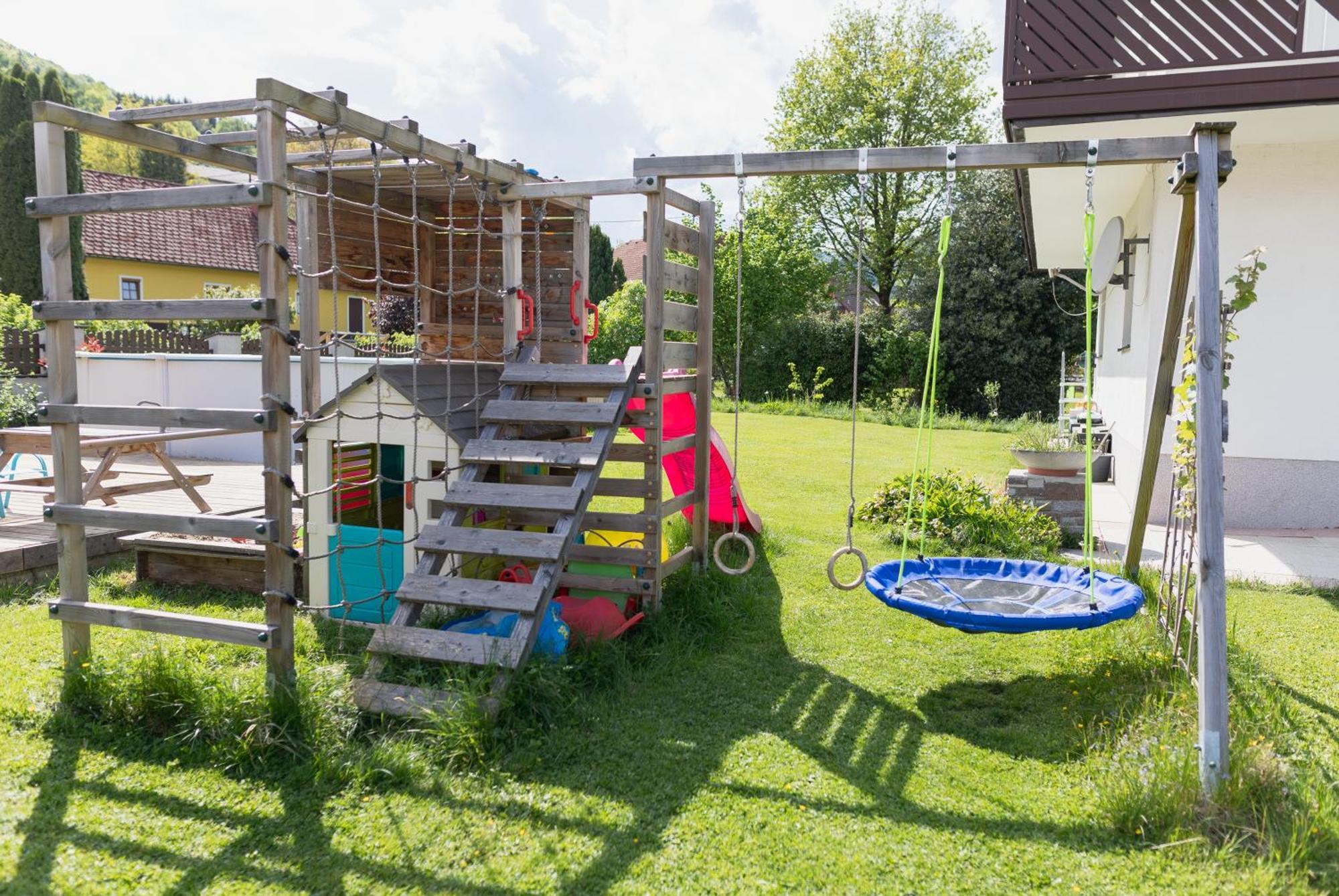 Familytime Am Traunsee Altmuenster Exterior photo